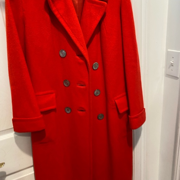 Lindo abrigo de mujer no tiene una talla en el suéter pero mi medida es larga - Picture 4 of 9